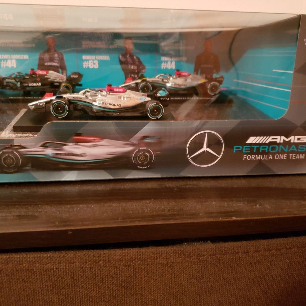 🏎 Formula 1 Mercedes Racing Cars 🏎 - Picture 8 of 16